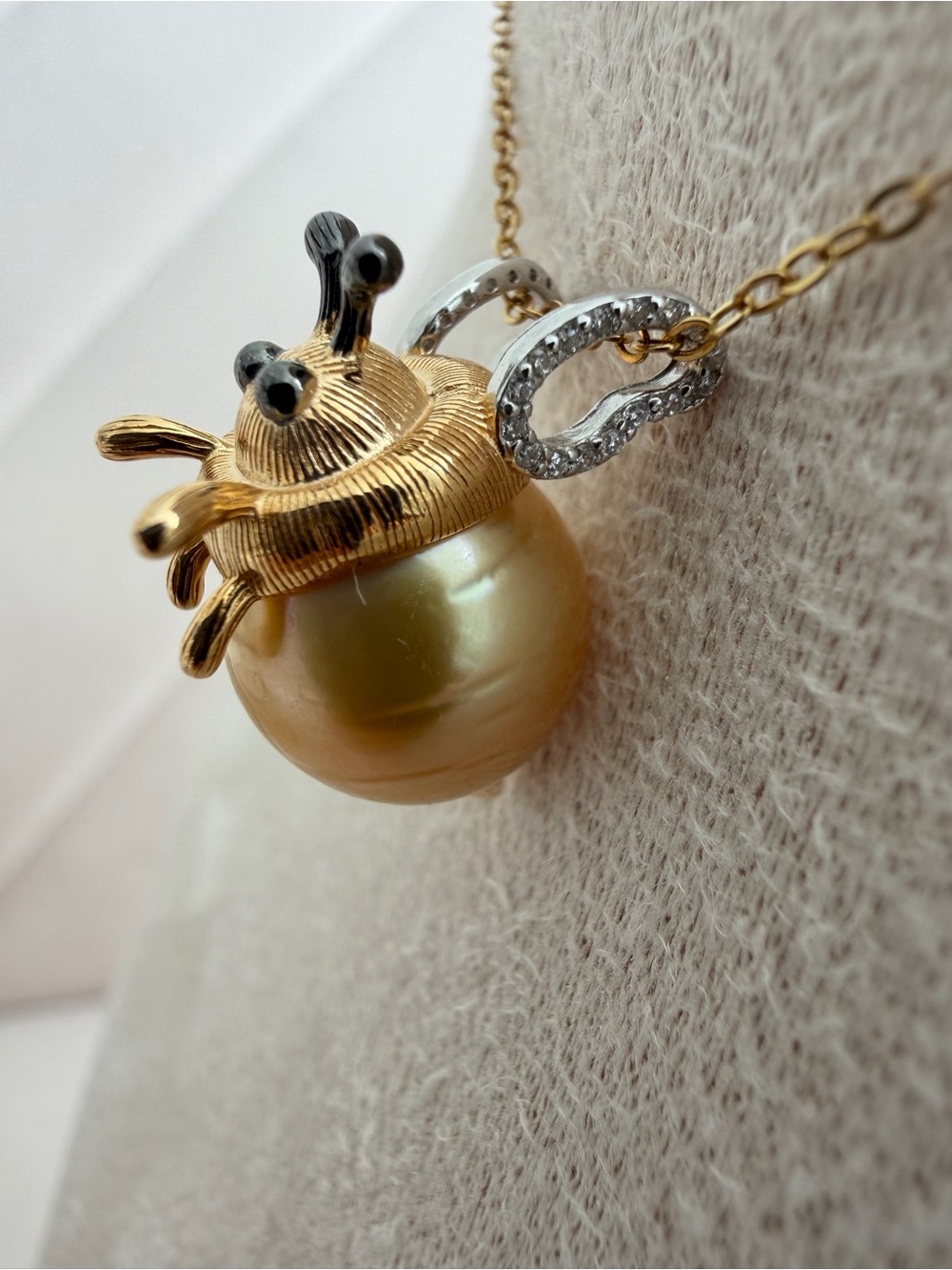 South Sea Golden Pearl Bee Pendant 🐝 | 11.8mm | S925 Sterling Silver | New - Picture 8 of 11